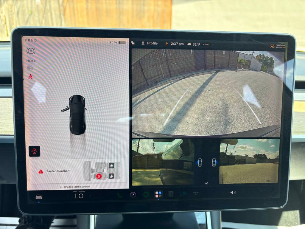 Tesla Model 3 Vehicle Full-screen Gallery Image 21