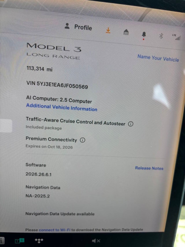 Tesla Model 3 Vehicle Full-screen Gallery Image 23