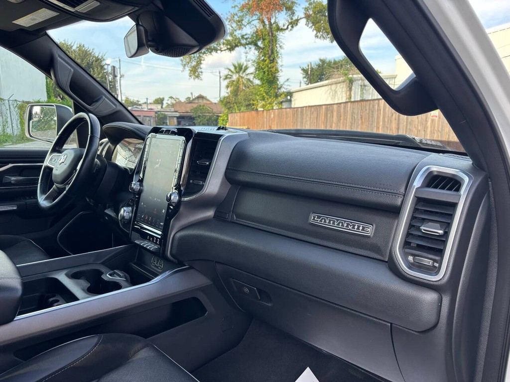 Ram 1500 Vehicle Full-screen Gallery Image 10