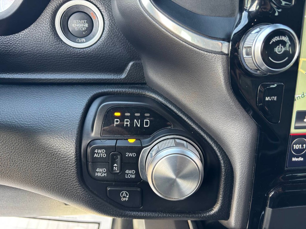 Ram 1500 Vehicle Full-screen Gallery Image 18