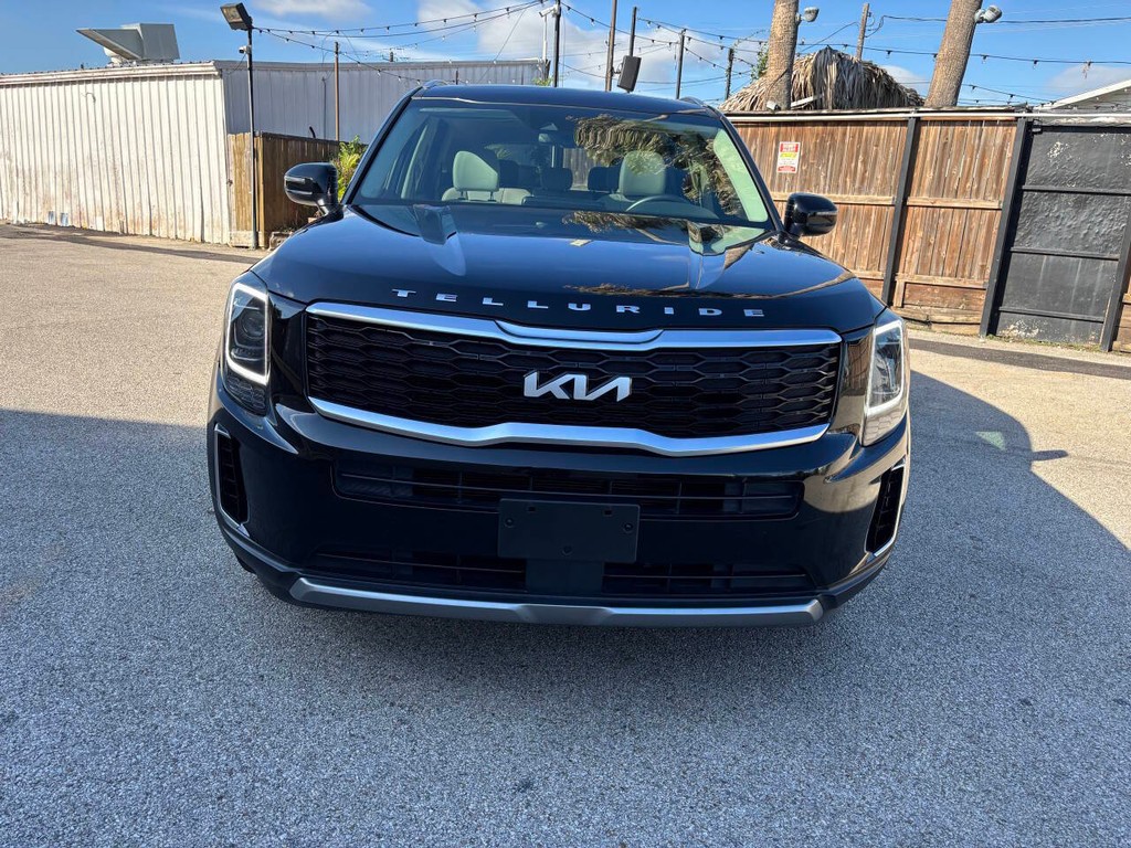 Kia Telluride Vehicle Full-screen Gallery Image 02