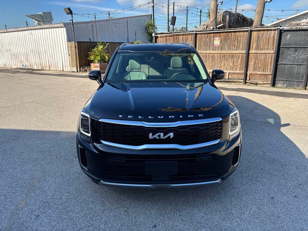 Kia Telluride Vehicle Full-screen Gallery Image 03