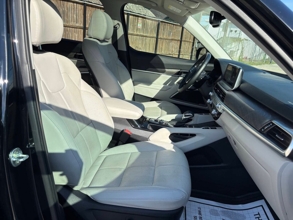 Kia Telluride Vehicle Full-screen Gallery Image 12