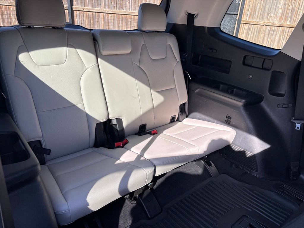 Kia Telluride Vehicle Full-screen Gallery Image 19
