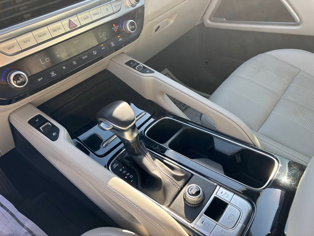 Kia Telluride Vehicle Full-screen Gallery Image 24