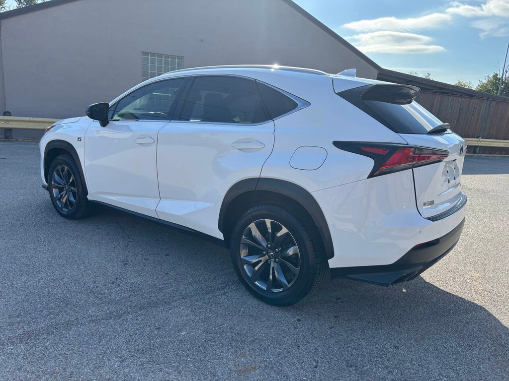 Lexus NX Vehicle Full-screen Gallery Image 05