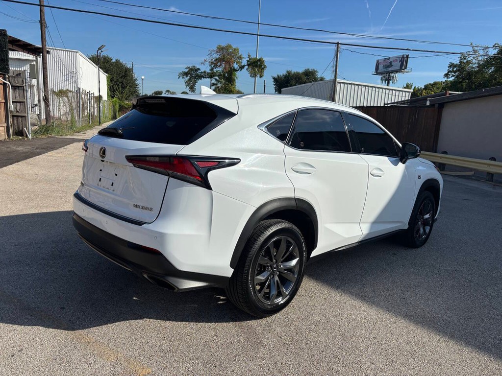 Lexus NX Vehicle Full-screen Gallery Image 07