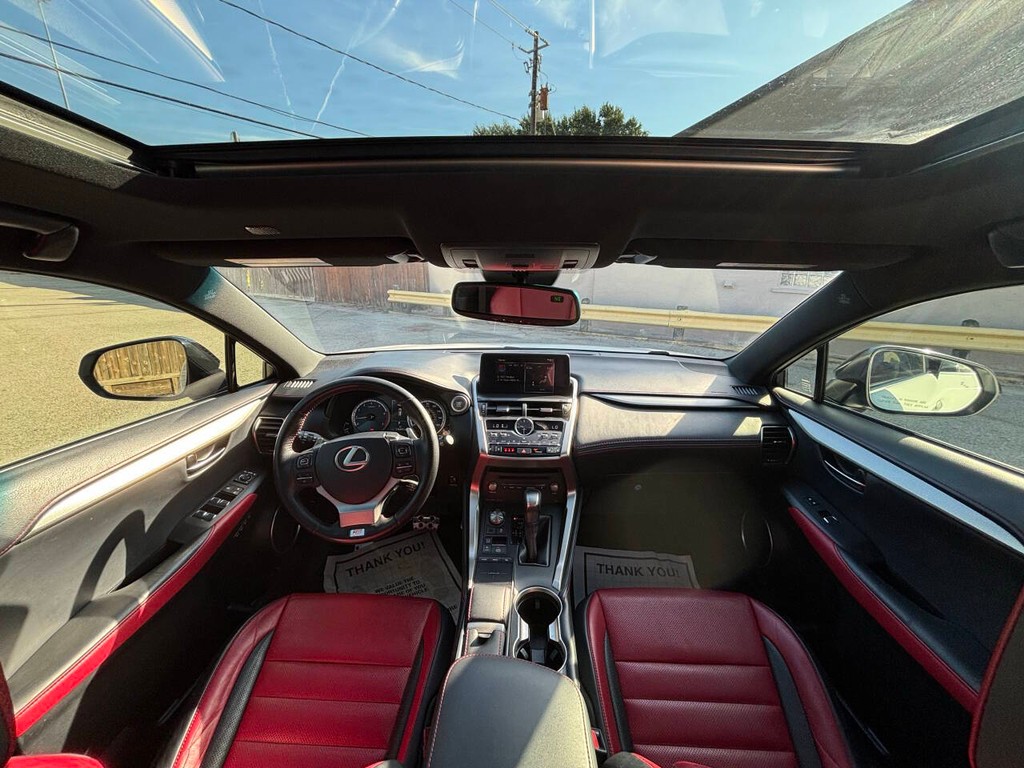 Lexus NX Vehicle Full-screen Gallery Image 18