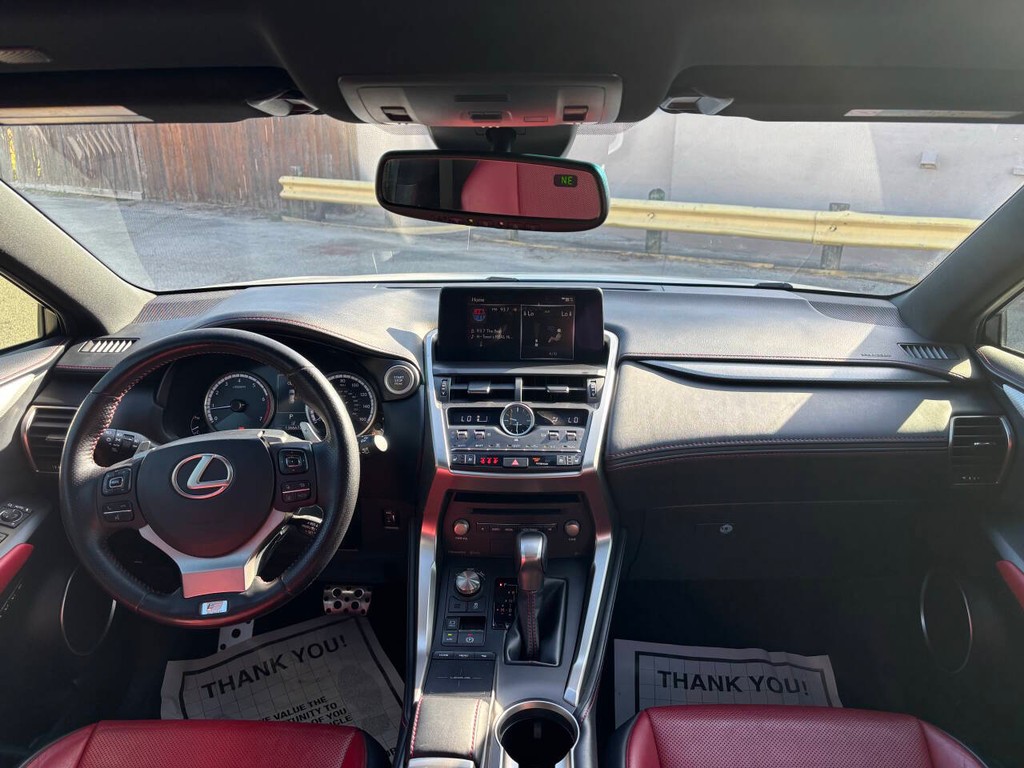 Lexus NX Vehicle Full-screen Gallery Image 19