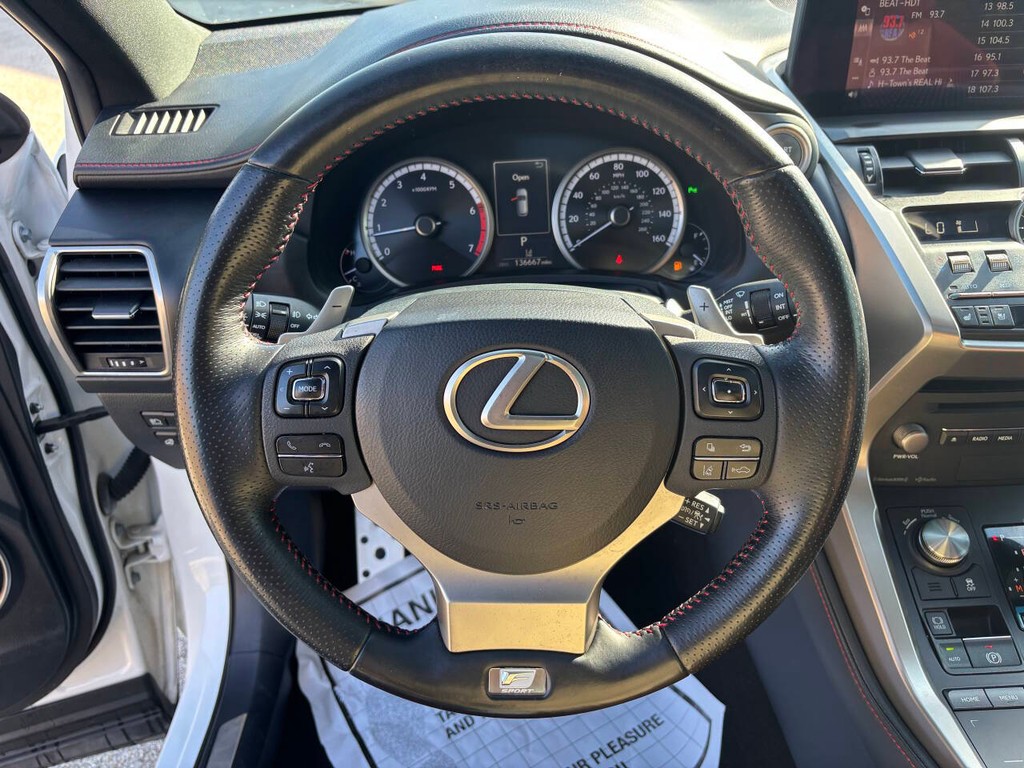 Lexus NX Vehicle Full-screen Gallery Image 23