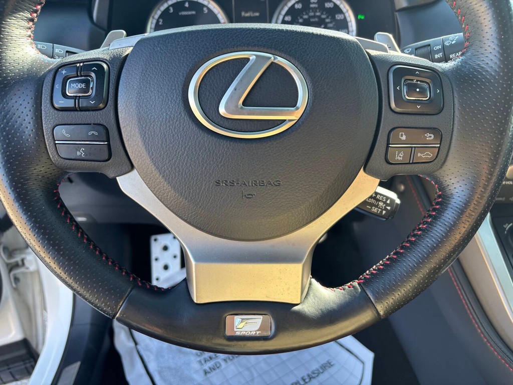 Lexus NX Vehicle Full-screen Gallery Image 24