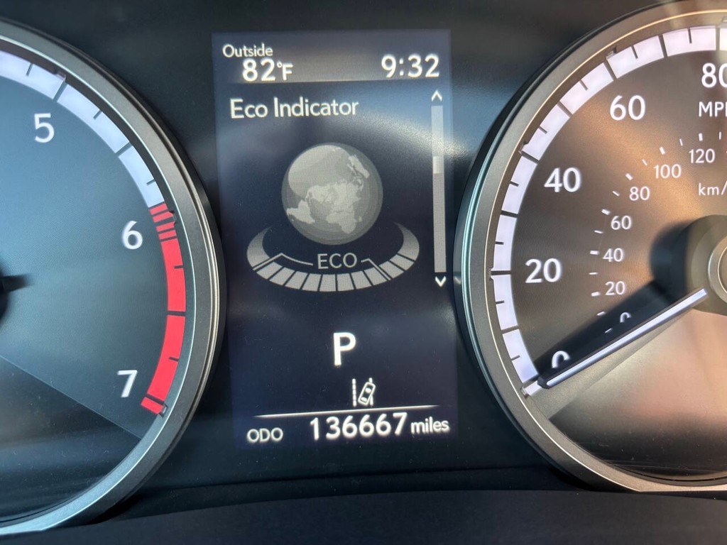 Lexus NX Vehicle Full-screen Gallery Image 26