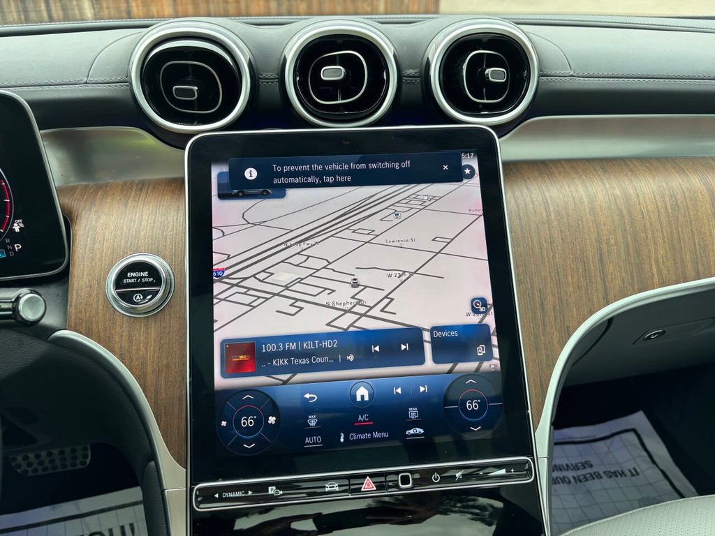 Mercedes-Benz GLC Vehicle Full-screen Gallery Image 20
