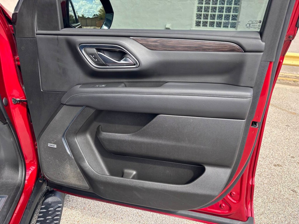 Chevrolet Tahoe Vehicle Full-screen Gallery Image 13