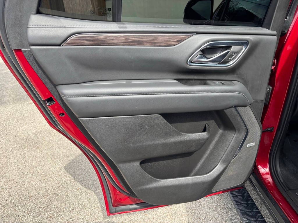Chevrolet Tahoe Vehicle Full-screen Gallery Image 15