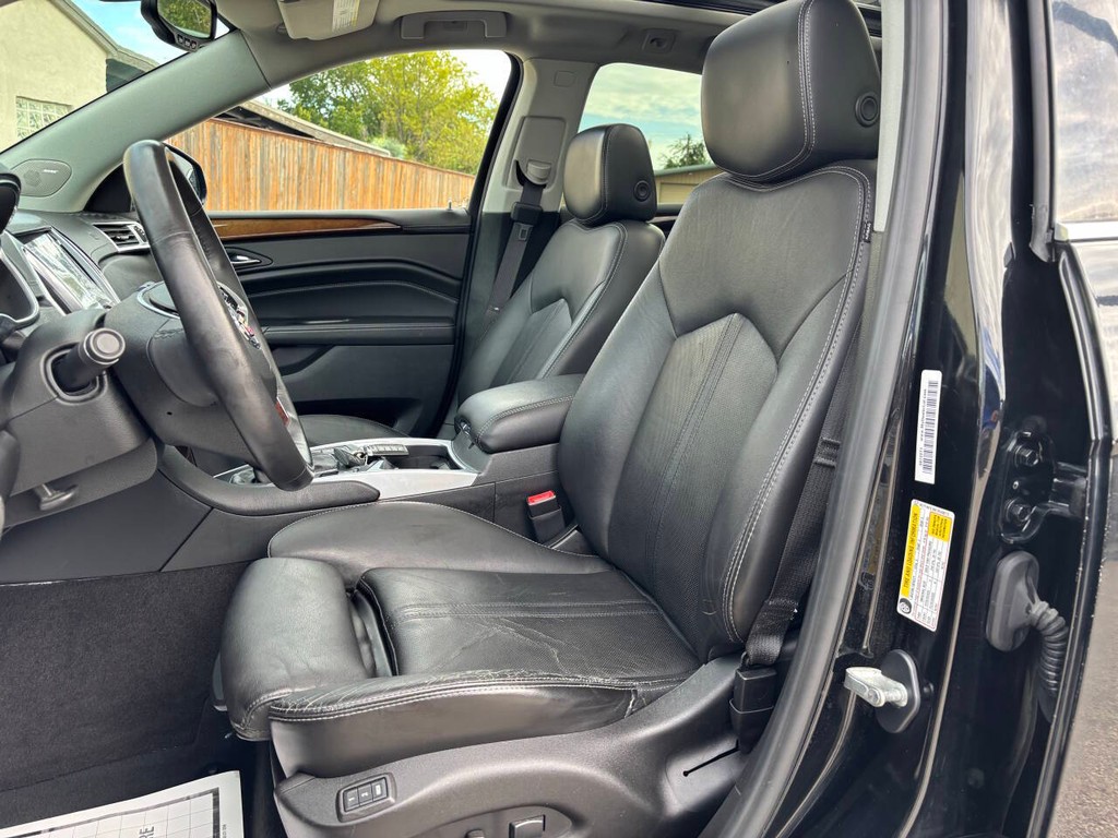 Cadillac SRX Vehicle Full-screen Gallery Image 09