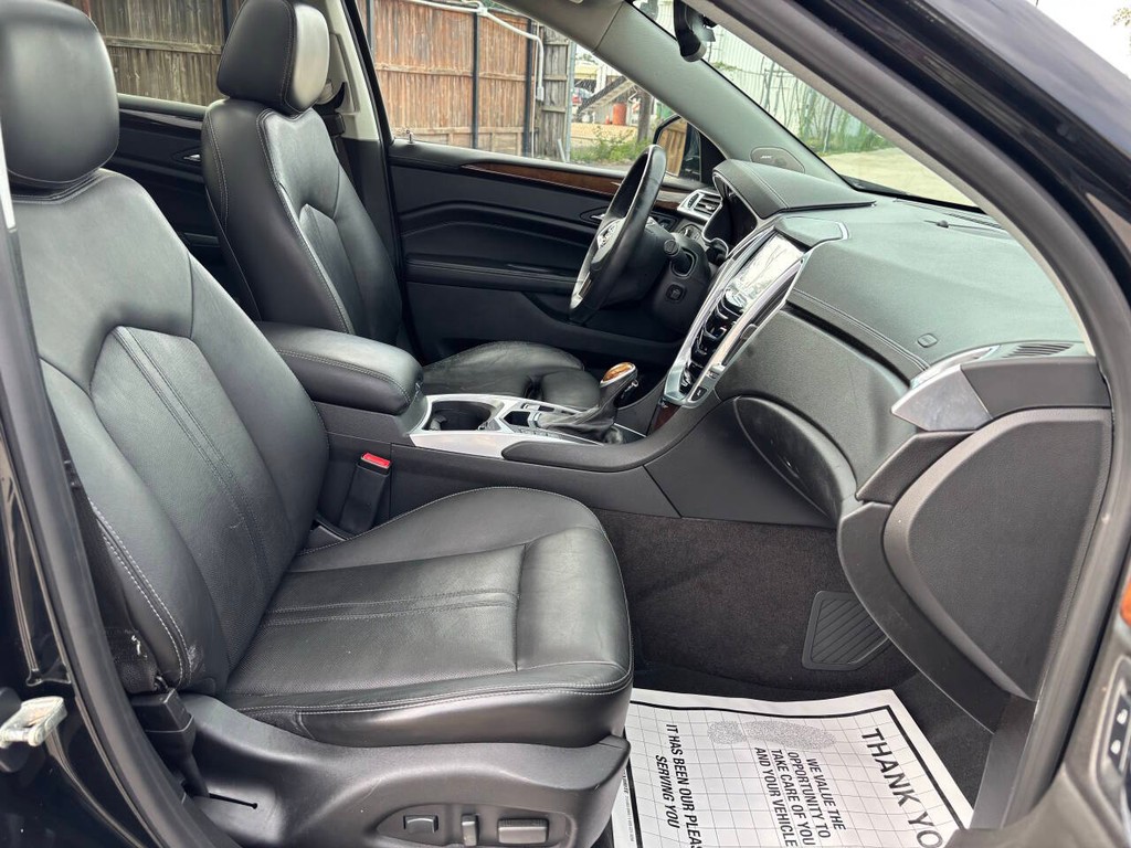 Cadillac SRX Vehicle Full-screen Gallery Image 12