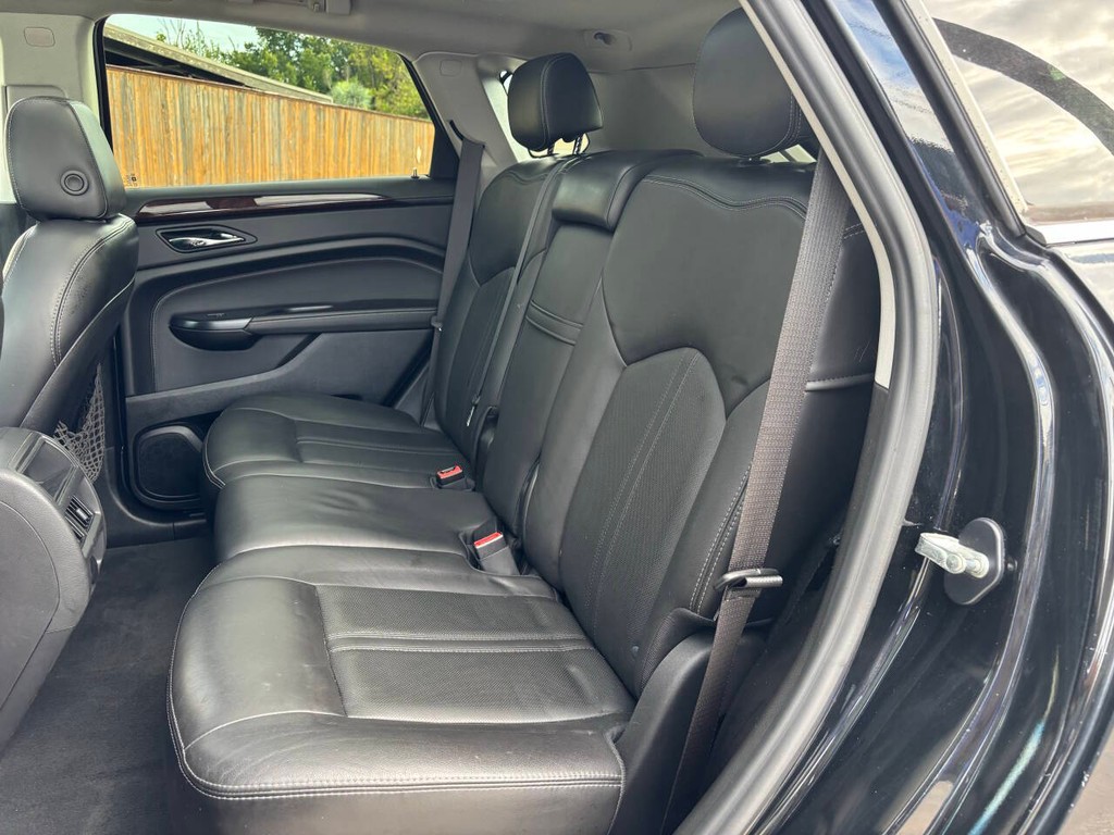 Cadillac SRX Vehicle Full-screen Gallery Image 14