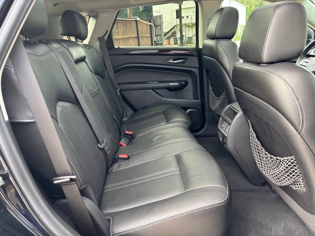 Cadillac SRX Vehicle Full-screen Gallery Image 16