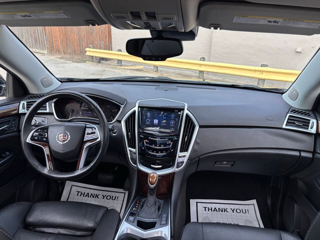 Cadillac SRX Vehicle Full-screen Gallery Image 19