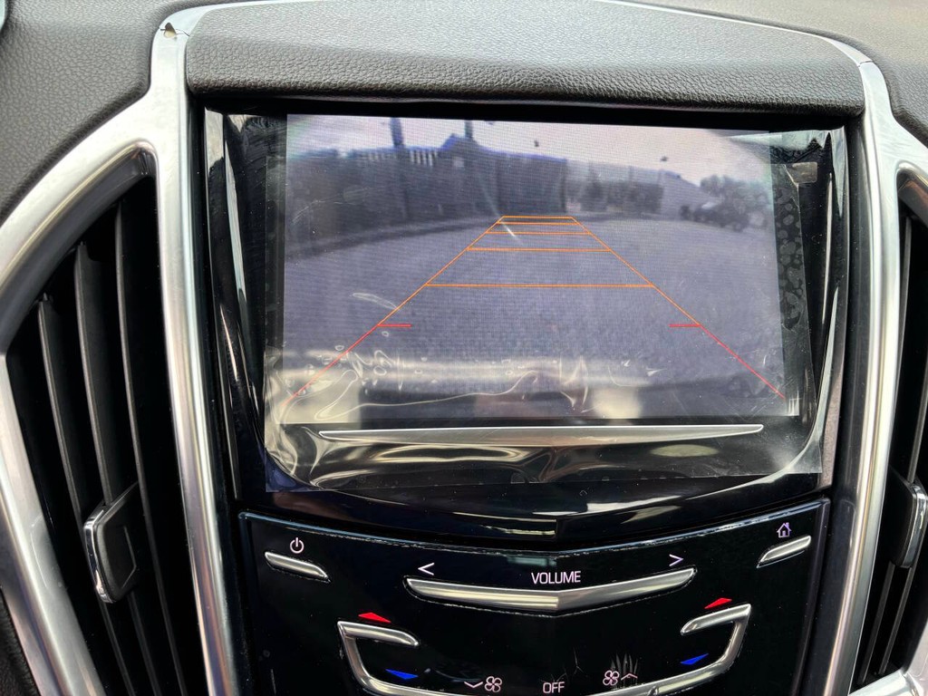 Cadillac SRX Vehicle Full-screen Gallery Image 21