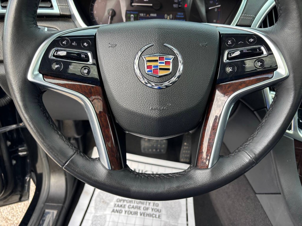 Cadillac SRX Vehicle Full-screen Gallery Image 24