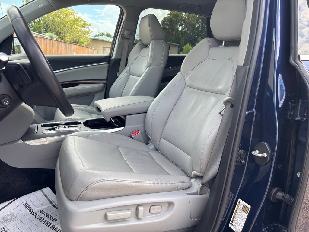 Acura MDX Vehicle Full-screen Gallery Image 09