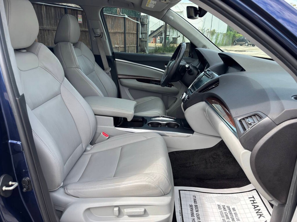 Acura MDX Vehicle Full-screen Gallery Image 12