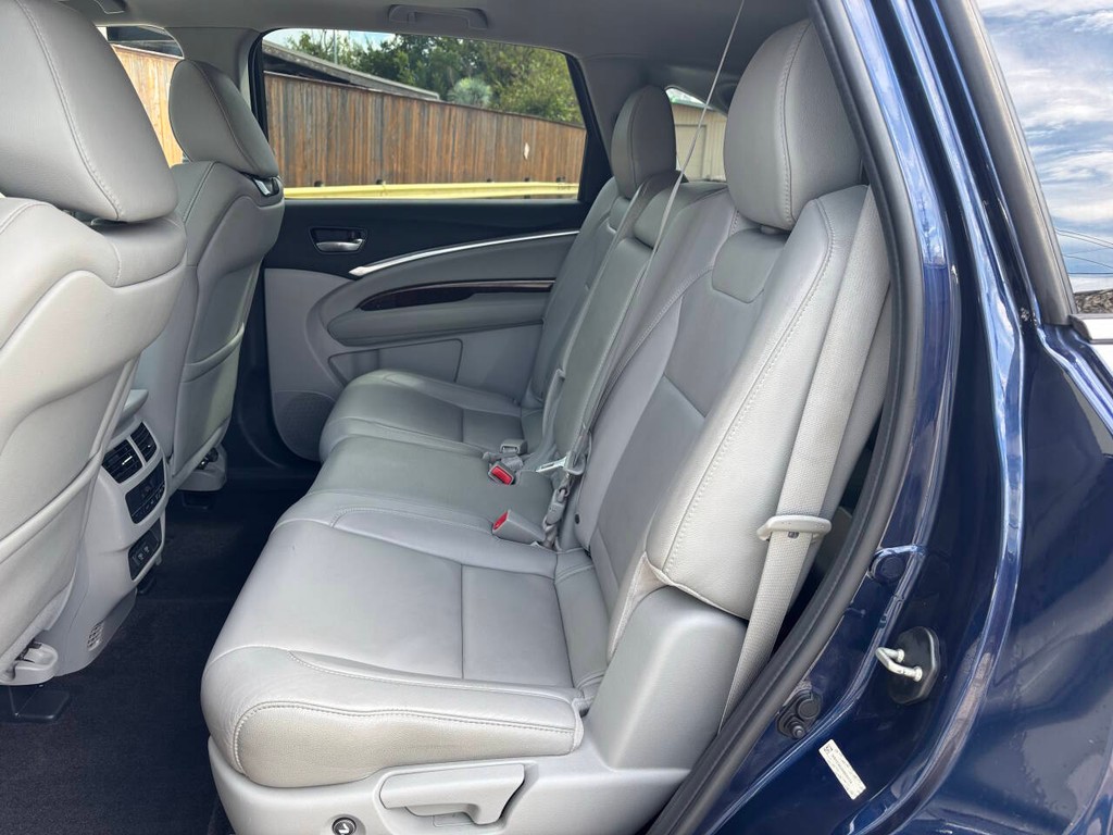 Acura MDX Vehicle Full-screen Gallery Image 14