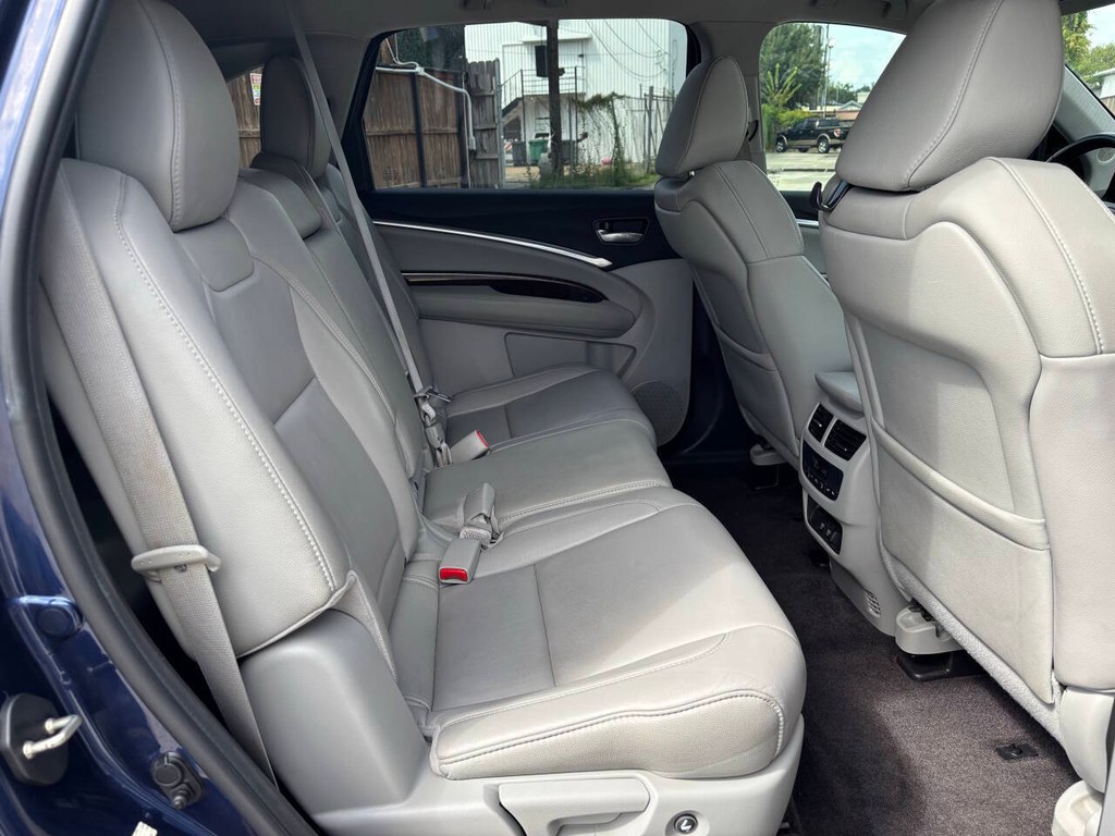 Acura MDX Vehicle Full-screen Gallery Image 16