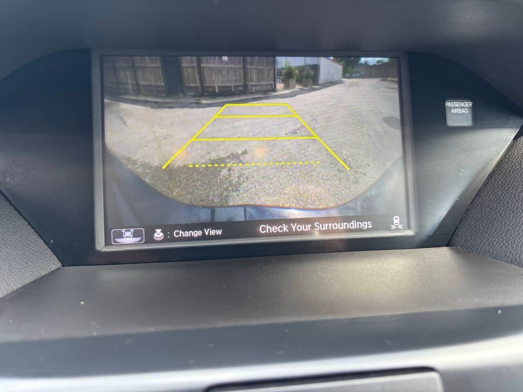 Acura MDX Vehicle Full-screen Gallery Image 24