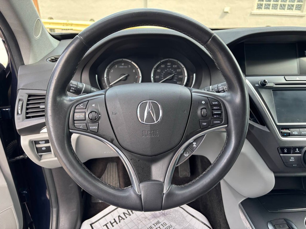 Acura MDX Vehicle Full-screen Gallery Image 26
