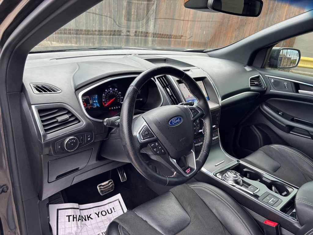 Ford Edge Vehicle Full-screen Gallery Image 08