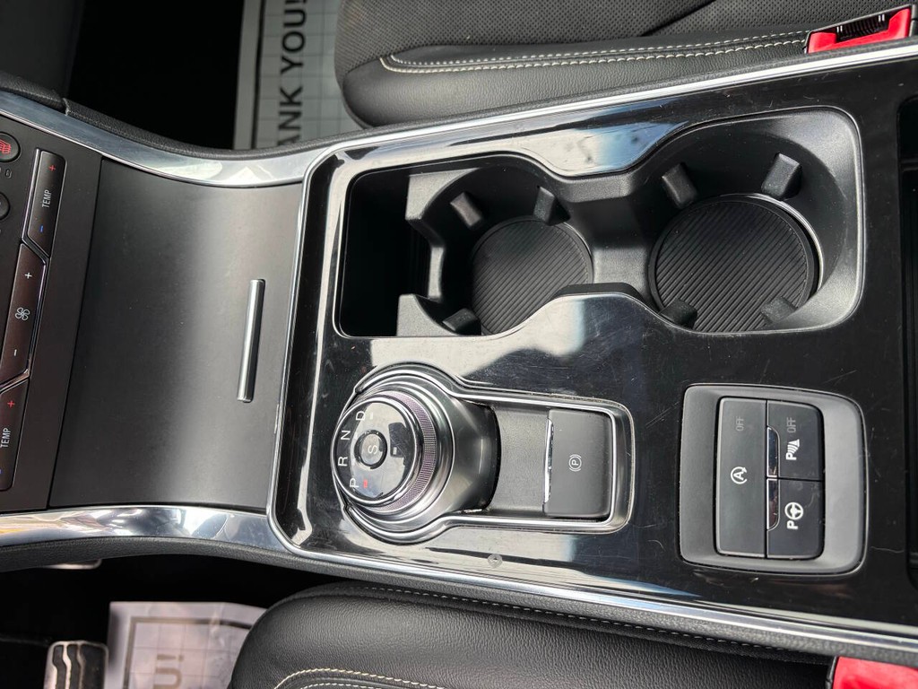 Ford Edge Vehicle Full-screen Gallery Image 23