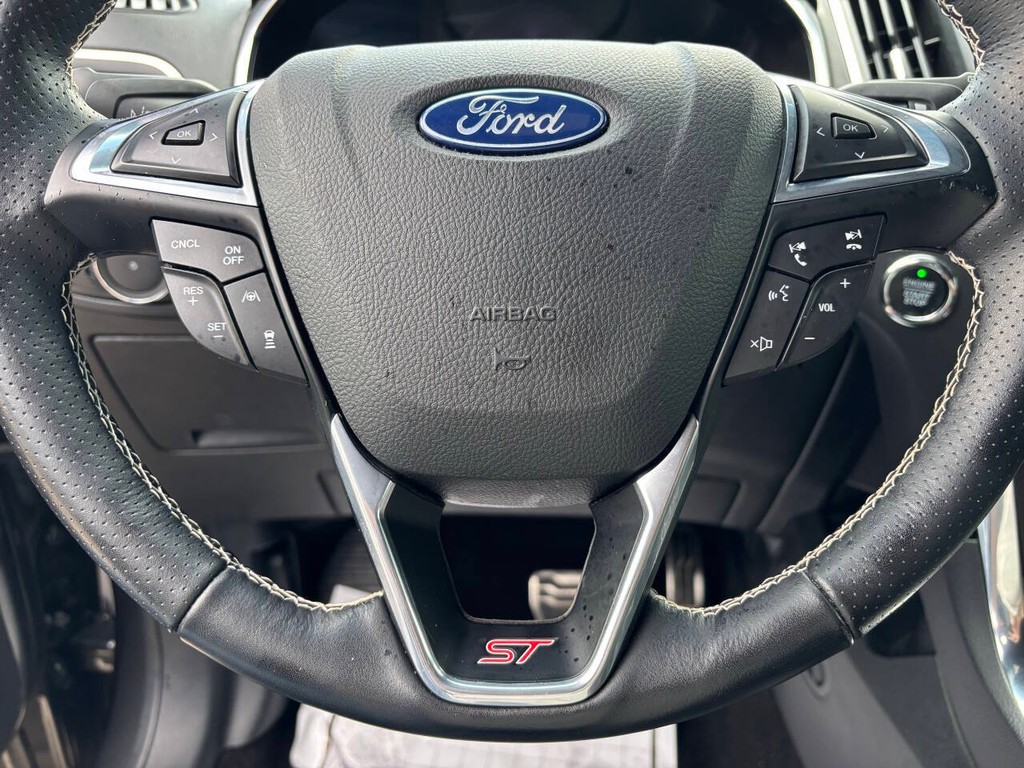 Ford Edge Vehicle Full-screen Gallery Image 25