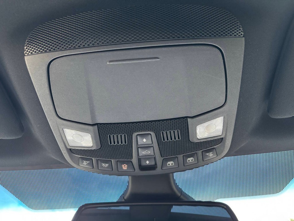 Ford Edge Vehicle Full-screen Gallery Image 27