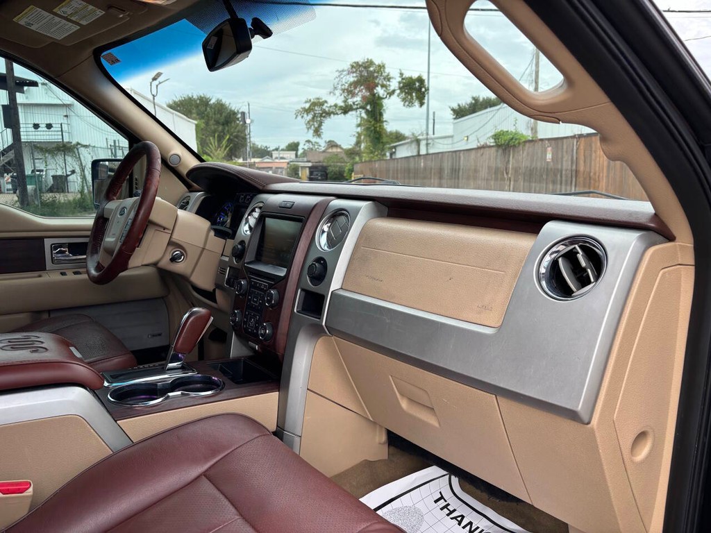 Ford F-150 Vehicle Full-screen Gallery Image 11