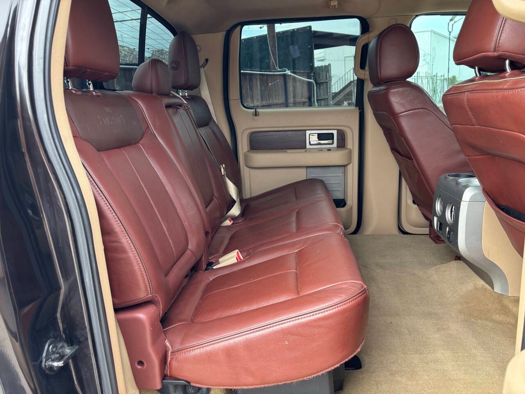 Ford F-150 Vehicle Full-screen Gallery Image 16