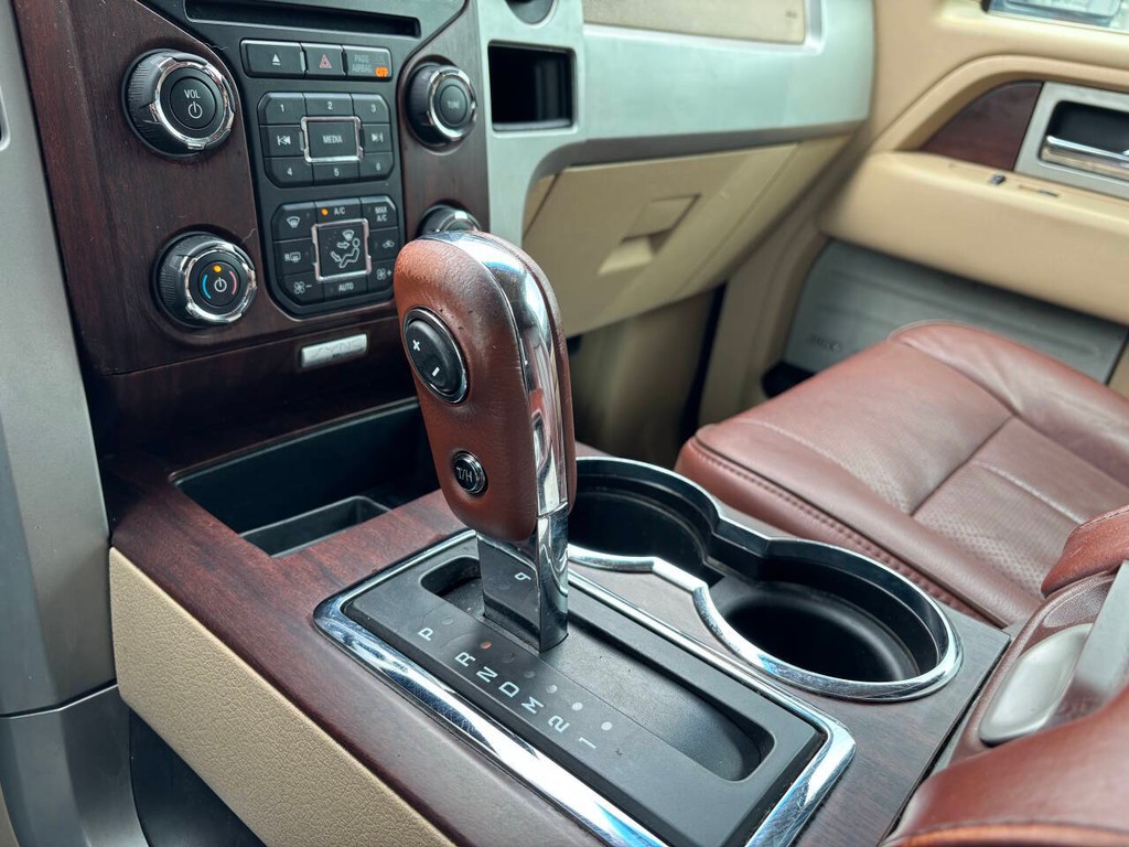 Ford F-150 Vehicle Full-screen Gallery Image 22