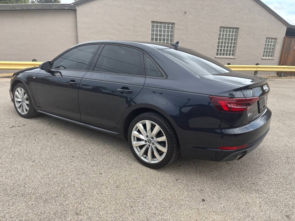 Audi A4 Vehicle Full-screen Gallery Image 05