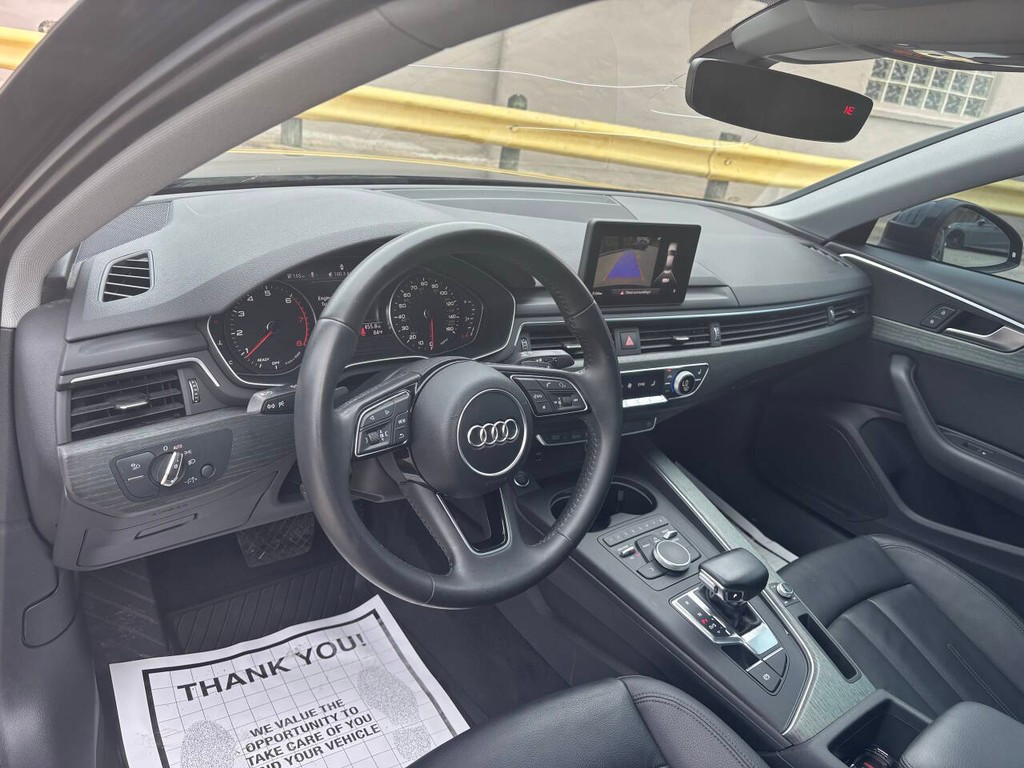 Audi A4 Vehicle Full-screen Gallery Image 08