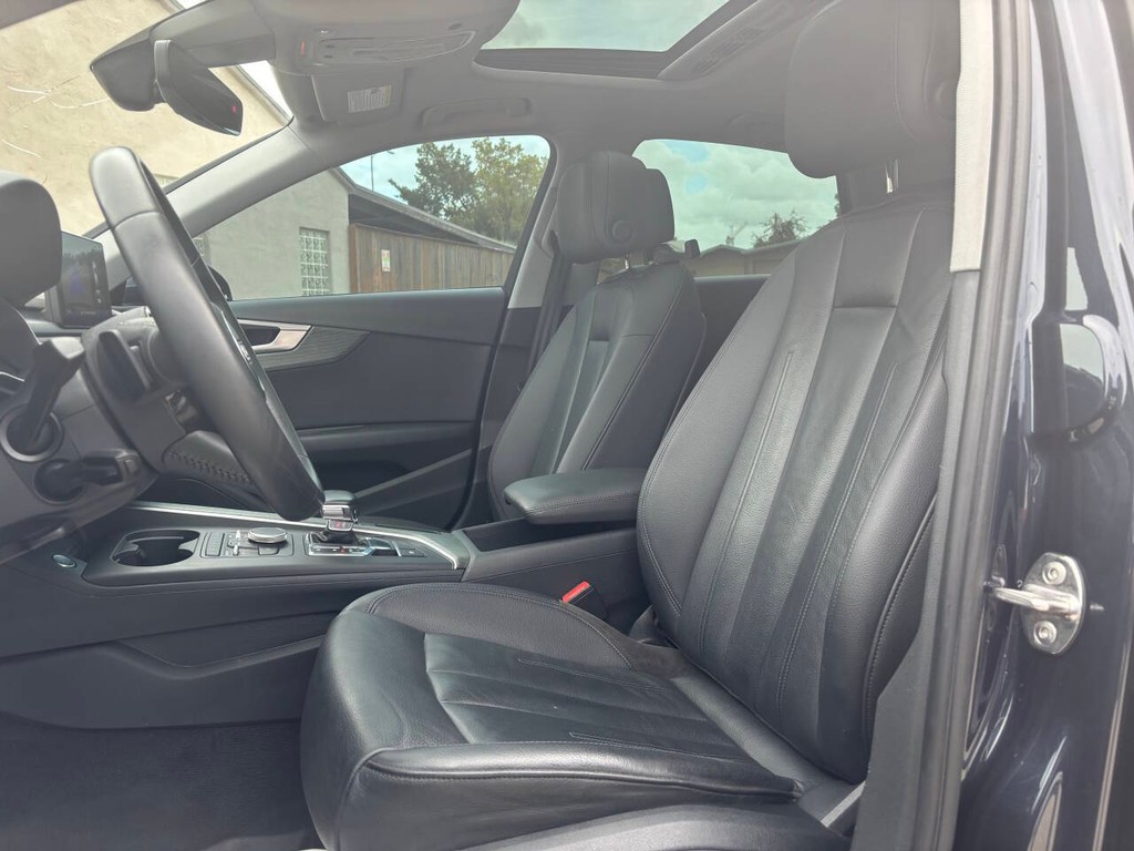 Audi A4 Vehicle Full-screen Gallery Image 09