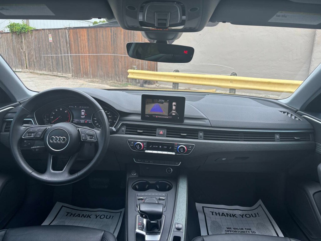 Audi A4 Vehicle Full-screen Gallery Image 20