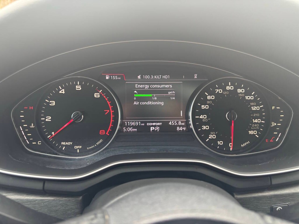Audi A4 Vehicle Full-screen Gallery Image 29
