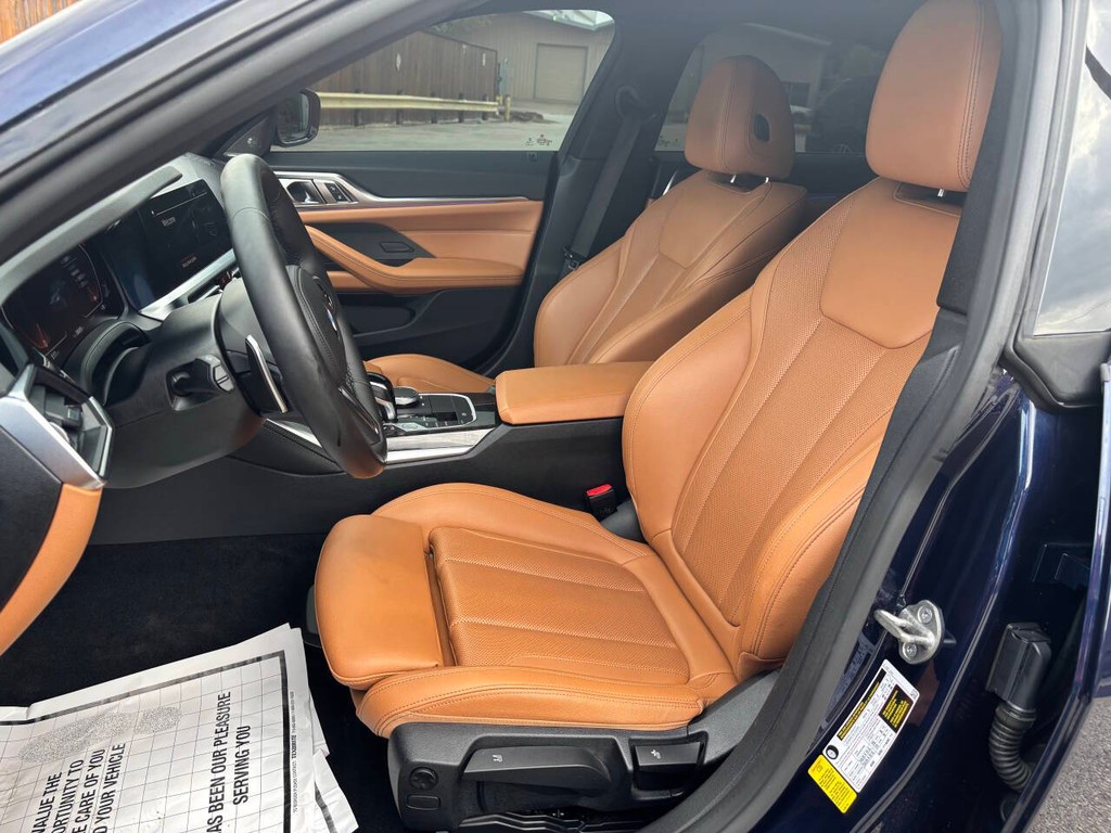 BMW 4 Series Vehicle Full-screen Gallery Image 09