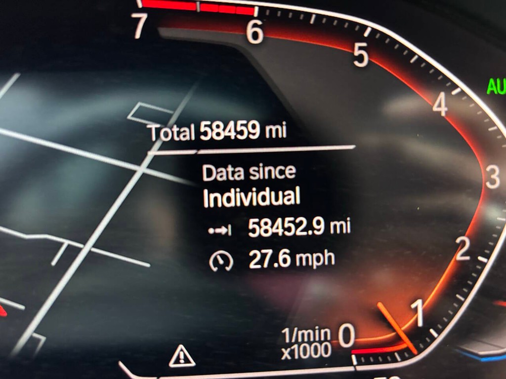BMW 4 Series Vehicle Full-screen Gallery Image 30