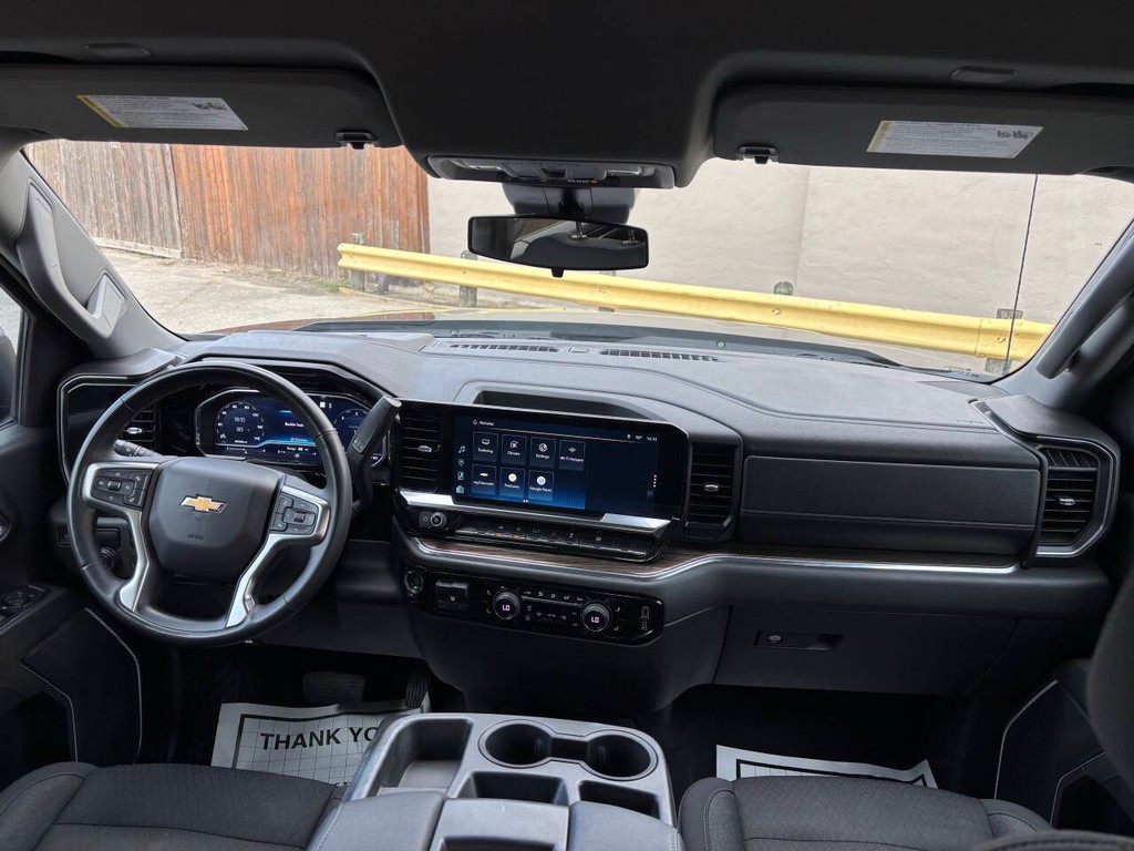 Chevrolet Silverado 1500 Vehicle Full-screen Gallery Image 19