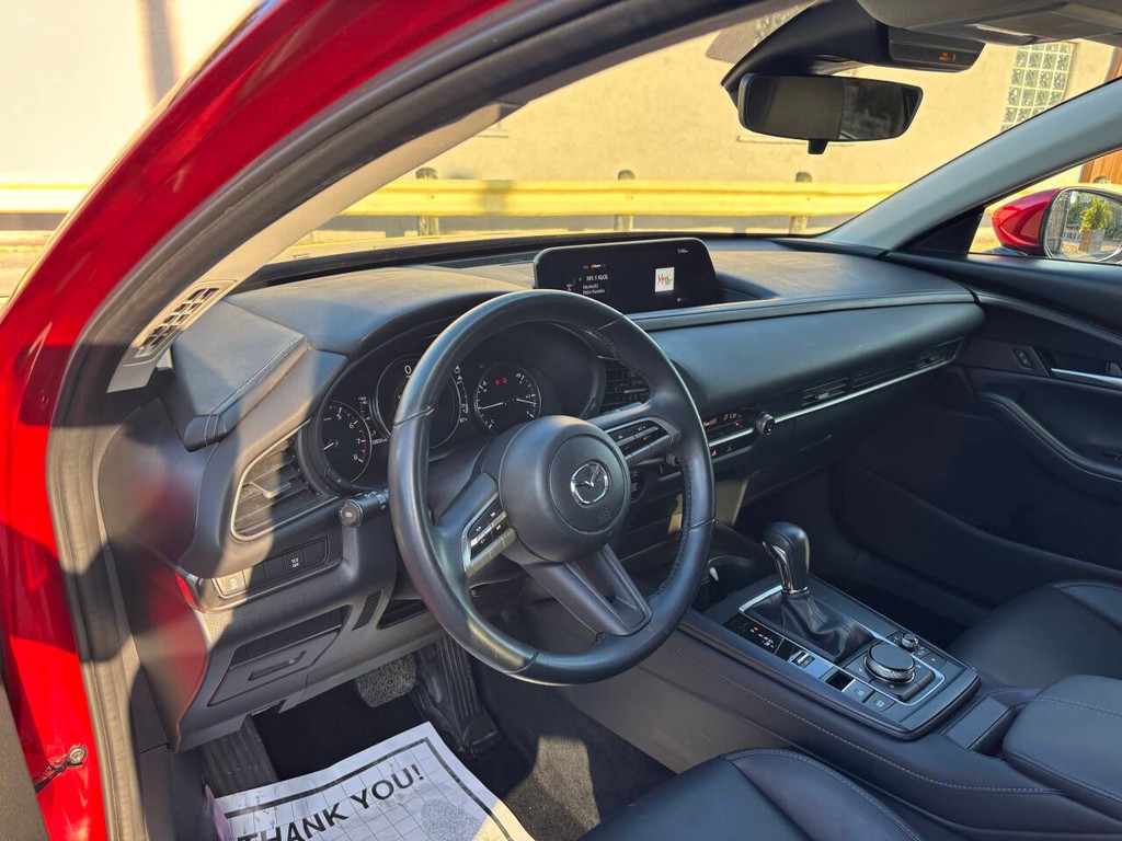 Mazda CX-30 Vehicle Full-screen Gallery Image 08
