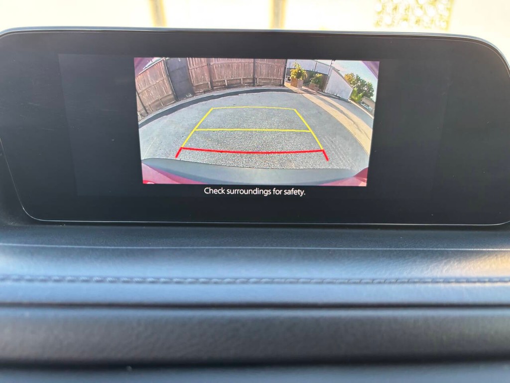 Mazda CX-30 Vehicle Full-screen Gallery Image 20