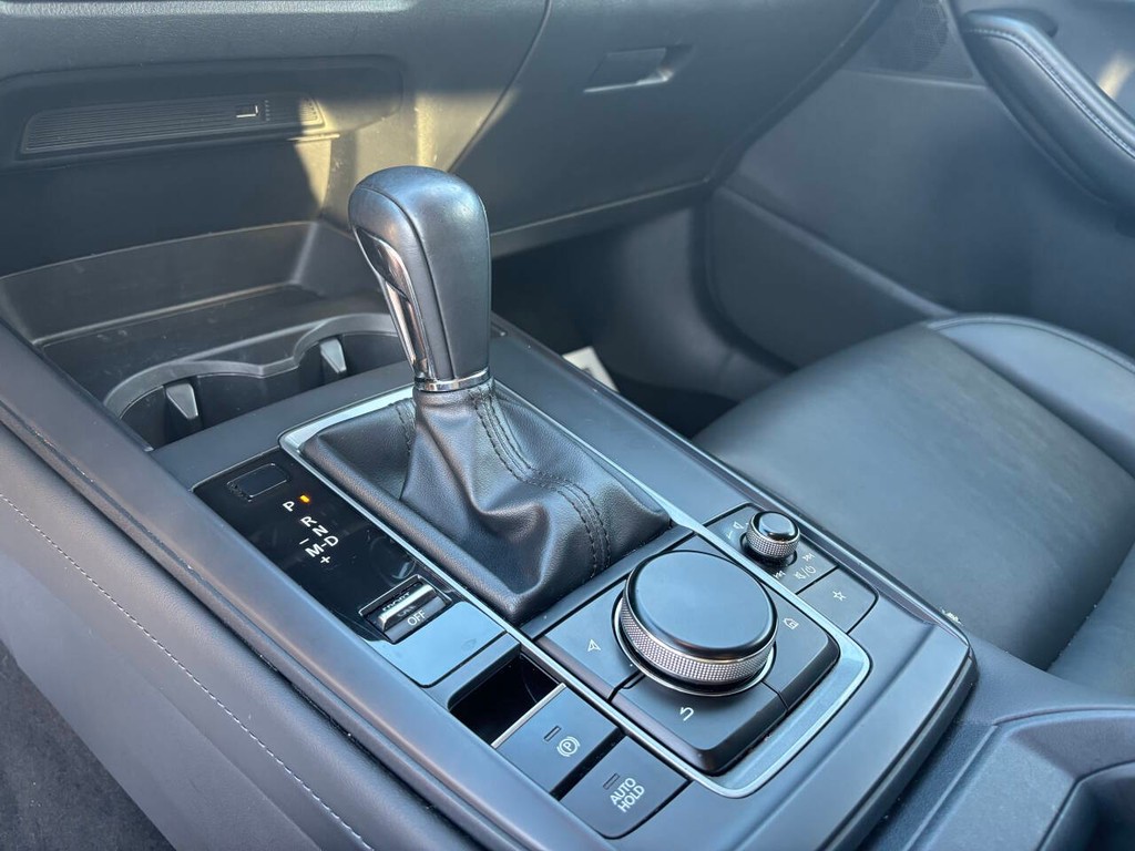 Mazda CX-30 Vehicle Full-screen Gallery Image 21